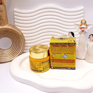فروش اینترنتی کرم جوانساز و ضد لک و روشن کننده قوی (روز) ویتامین سی برند وکالی اصل