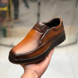 خرید اینترنتی کفش چرم مردانه طبی بی بند عسلی شامی