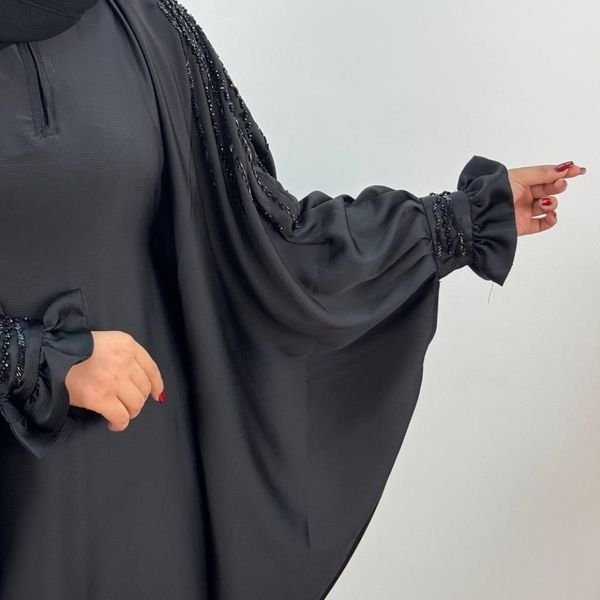 عبایی زنانه طرح سرشونه نگین مشکی