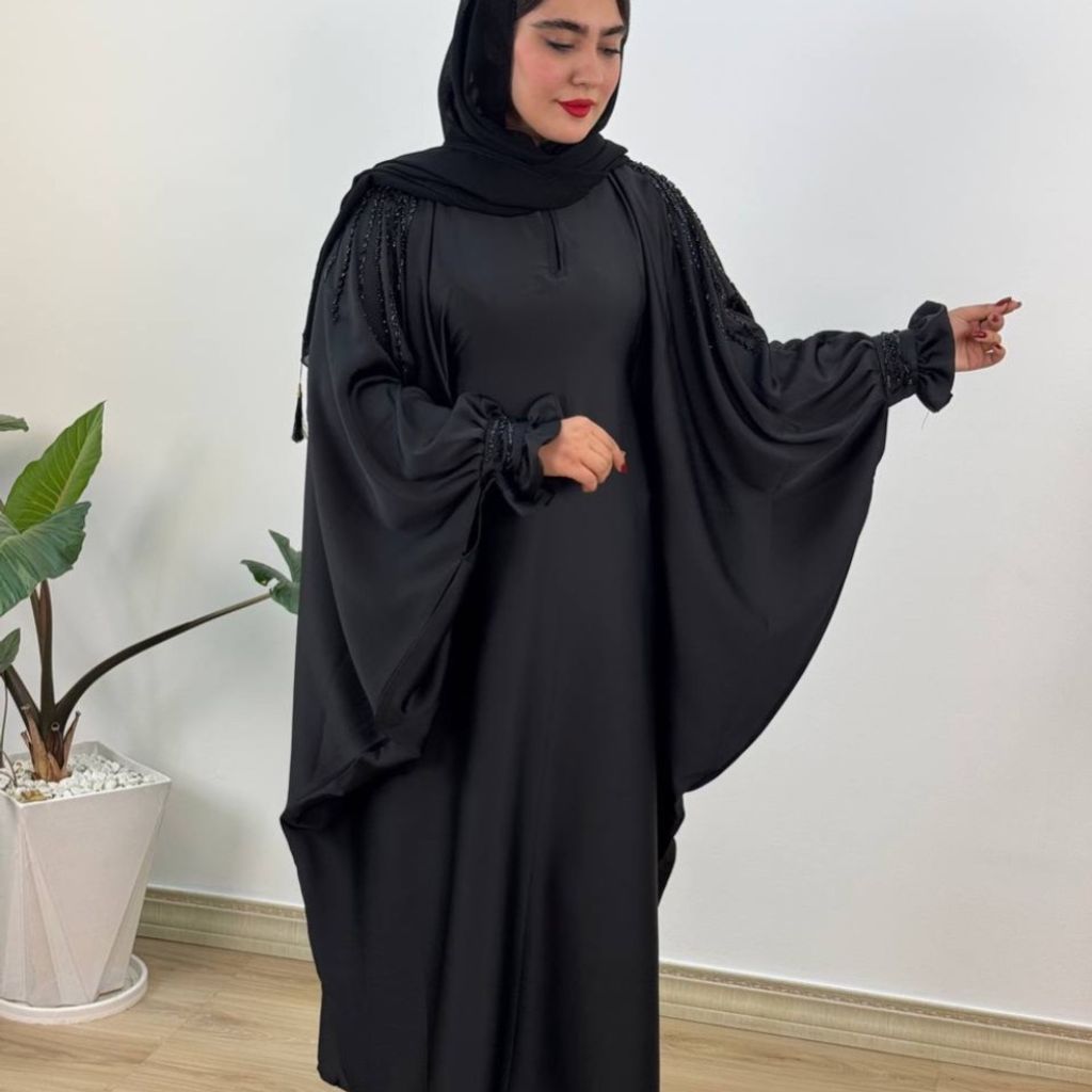 خرید انلاین عبایی زنانه طرح سرشونه نگین مشکی