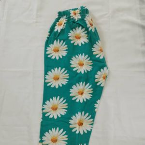 خرید اینترنتی شلوارک زنانه نخی