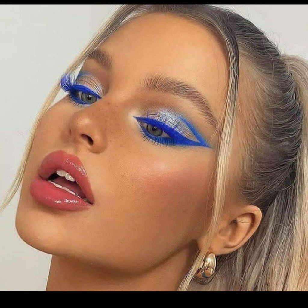 مشخصات ریمل رنگی ابی کاریته