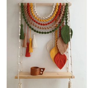 مشخصات شلف چوبی رنگین کمون مکرومه طرح ژرفا