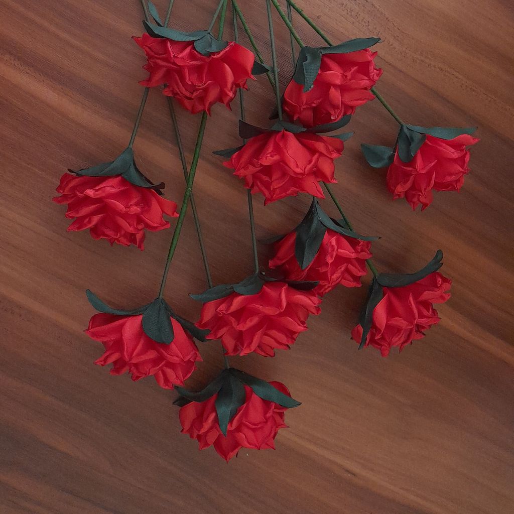 قیمت گل رز نوک تیز 10 عددی