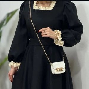 قیمت مانتو زنانه طرح مهپوش