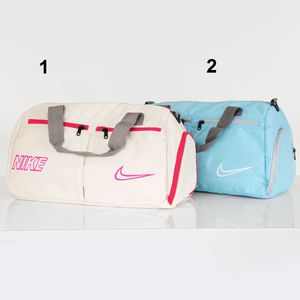فروش اینترنتی ساک ورزشی رنگی Nike