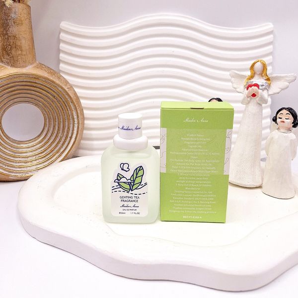 عطر بیکینی رایحه برگ درخت چای سبز حجم 50 میل برند میدن آنا