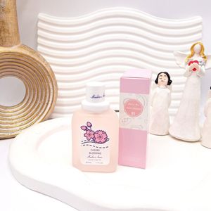 خرید آنلاین عطر بیکینی رایحه شکوفه گیلاس حجم 50 میل برند میدن آنا