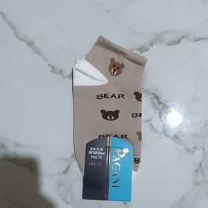 مشخصات جوراب مچی کمی پلند تدی نسکافه ای طرح متنوع