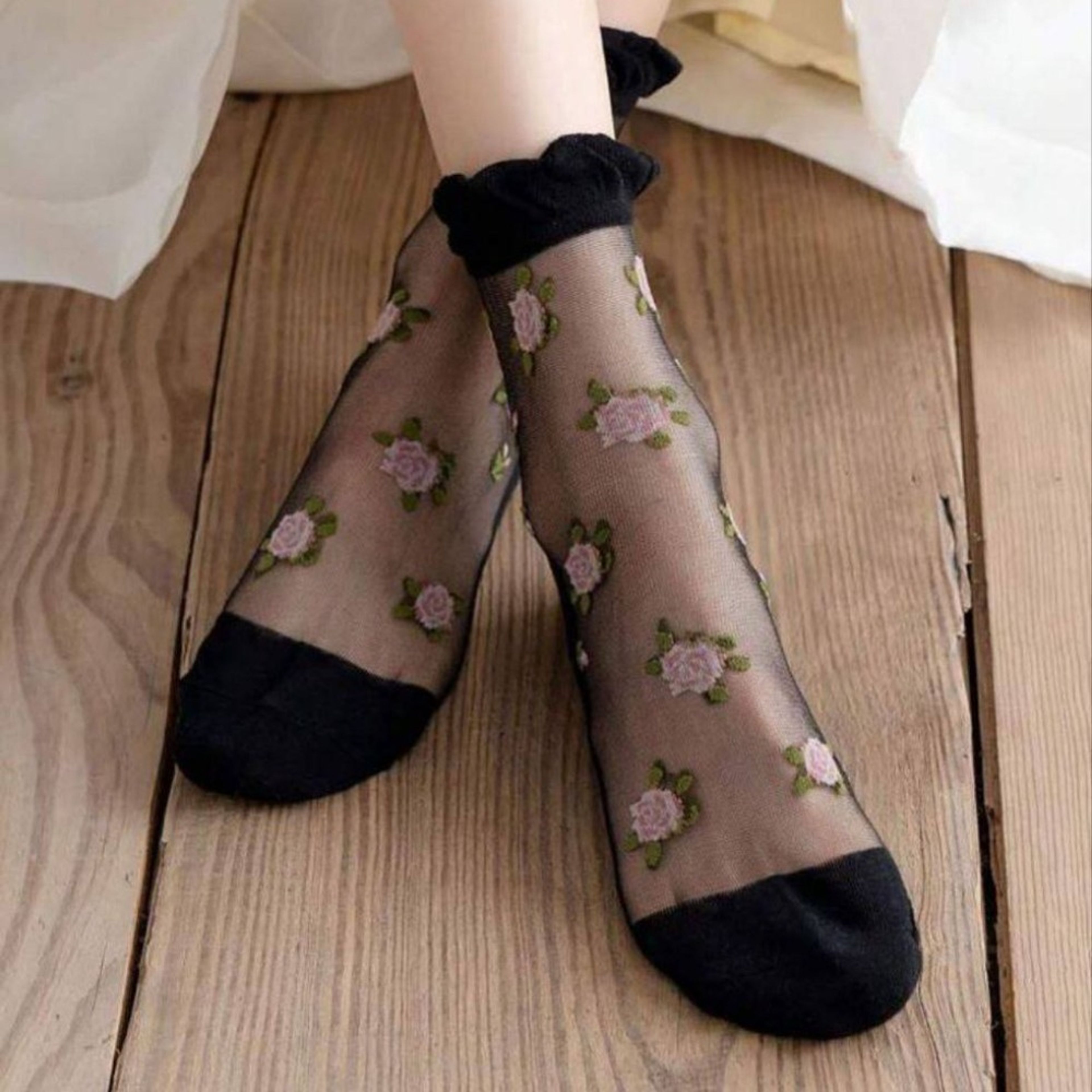 خرید اینترنتی جوراب ساقدار زنانه رو شیشه ای گلدار