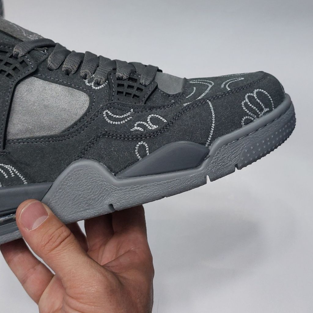 فروش اینترنتی کتونی نایک جردن 4 کاز Nike jordan 4 kaws