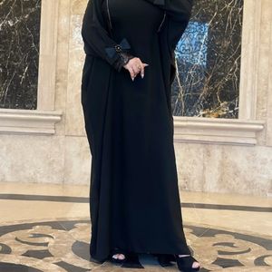مشخصات مانتو عبایی طرح آستین پاپیون