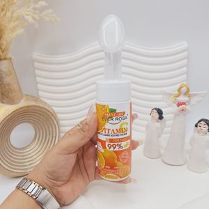 فروش اینترنتی فوم براش دار روشن کننده ویتامین سی برند اور رزا