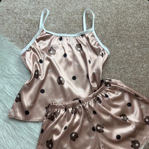 قیمت ست تاپ و شلوارک ساتن