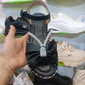 خرید اینترنتی صندل تابستانه زنانه دخترانه نگین ثابت شیک.پاخور عالی