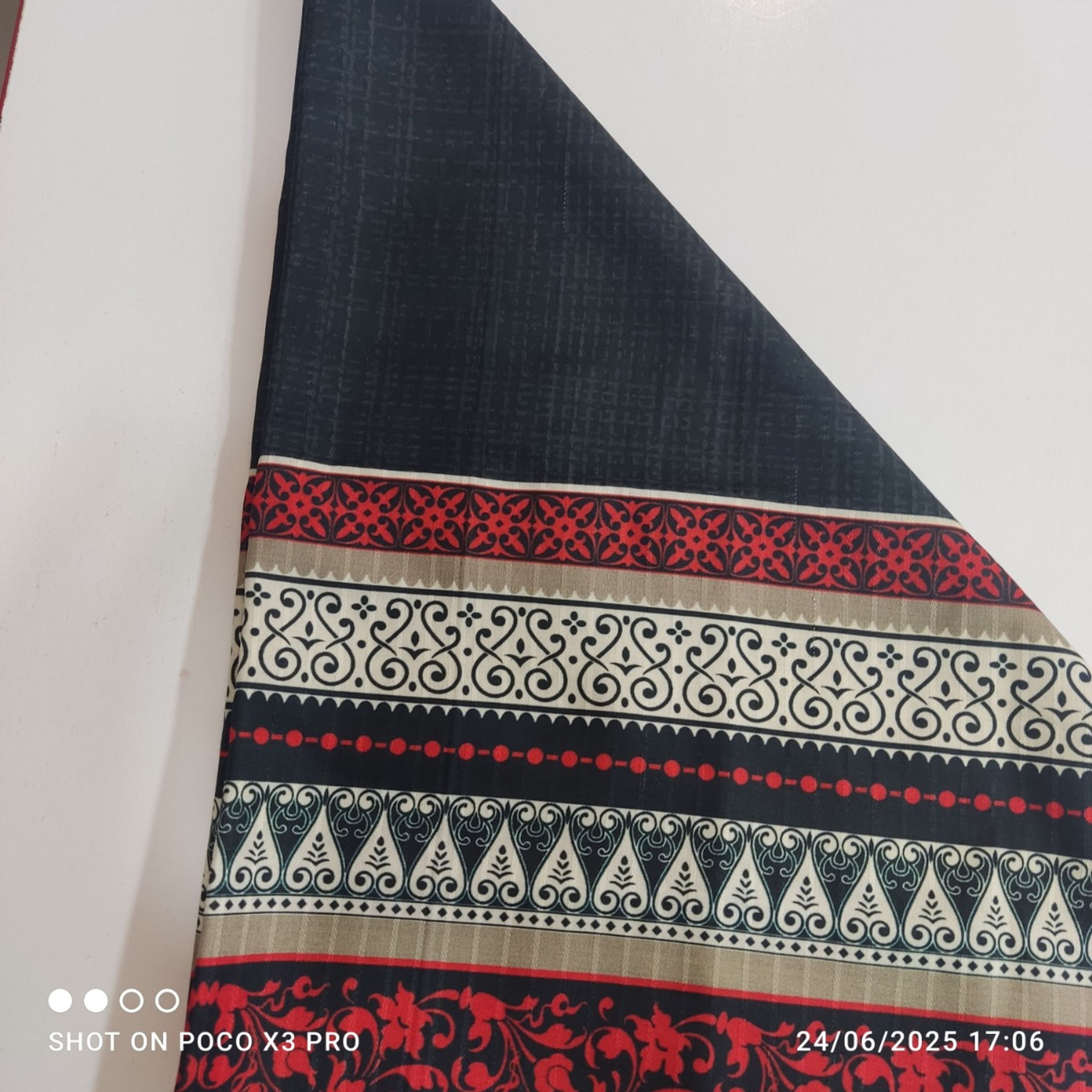 مشخصات روسری نخی قواره متوسط