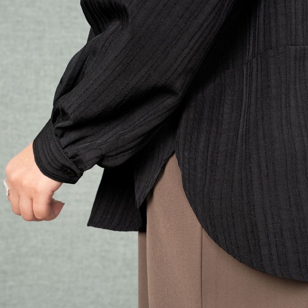 مشخصات شومیز مشکی آرشیدا