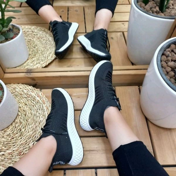 کفش جورابی زنانه مدل وینیتو رنگ مشکی زیره سفید