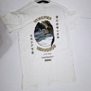 خرید اینترنتی تیشرت  pull and bear اصل