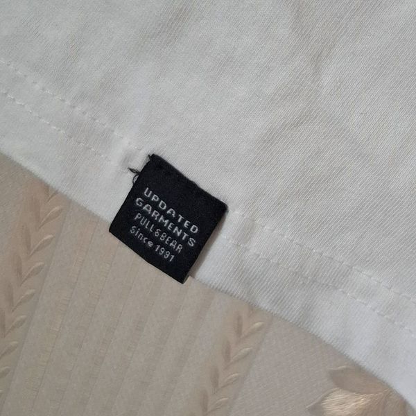 تیشرت  pull and bear اصل