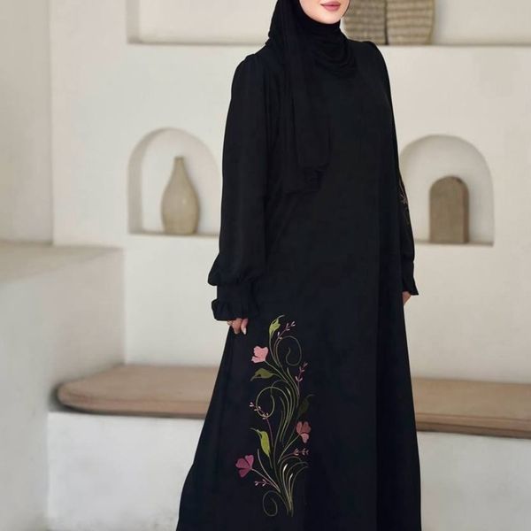 پیراهن گلدوزی شده