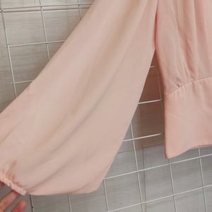 مشخصات شومیز یقه باز جلو پیله دار