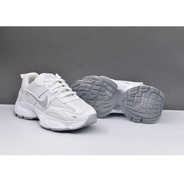 کفش اسپرت زنانه نایک سفید