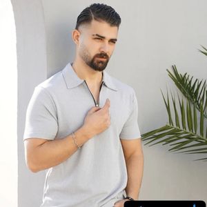 مشخصات تیشرت یقه زیپدار