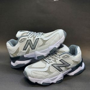 خرید انلاین کتونی نیوبالانس 9060 سفید طوسی با کیفیت بالا new balance