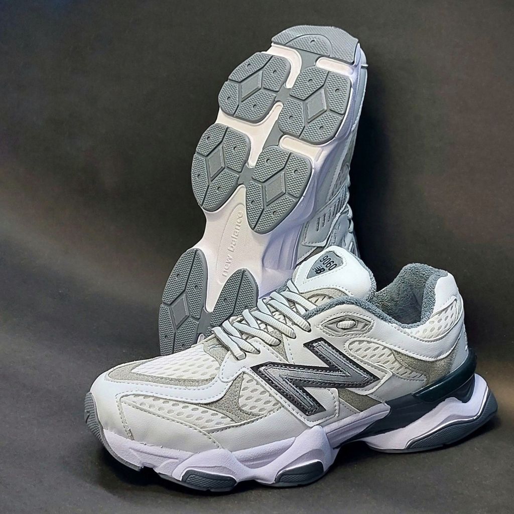 قیمت کتونی نیوبالانس 9060 سفید طوسی با کیفیت بالا new balance