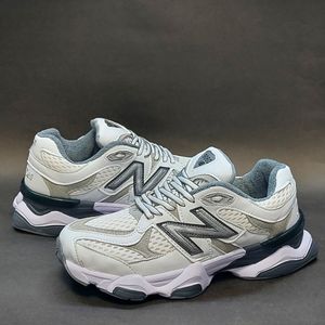 قیمت کتونی نیوبالانس 9060 سفید طوسی با کیفیت بالا new balance