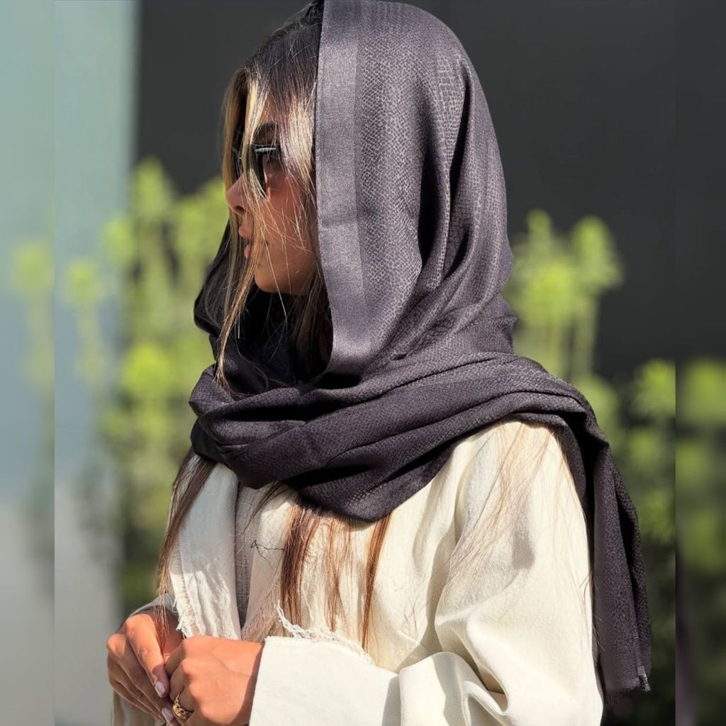 مشخصات شال مشکی ژاکارد ابریشم شاین
