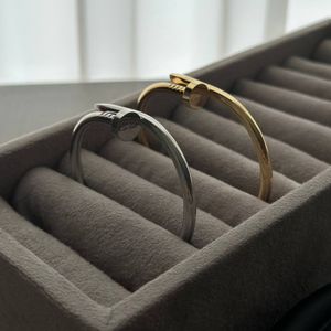 خرید اینترنتی بنگل میخ کاریته وارداتی هانا
