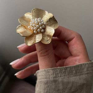 قیمت انگشتر گل مارلیک هانا