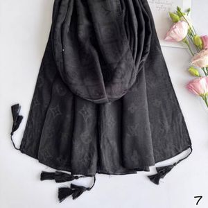 فروش اینترنتی شال ژاکارد مشکی هانا