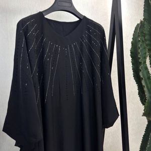 مشخصات مانتو عبایی الیزه طرح خورشیدی
