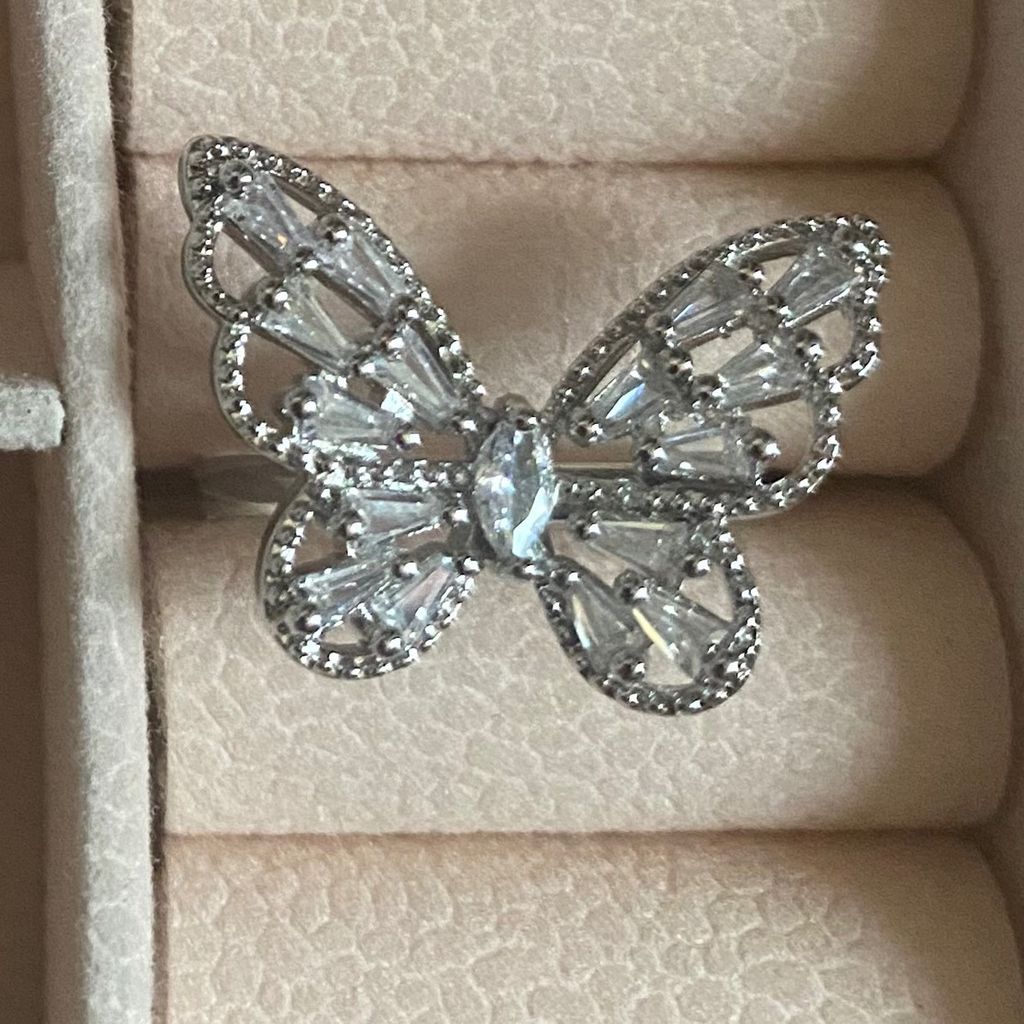 خرید اینترنتی انگشتر پروانه نگین دار