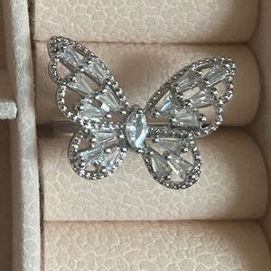 انگشتر پروانه نگین دار