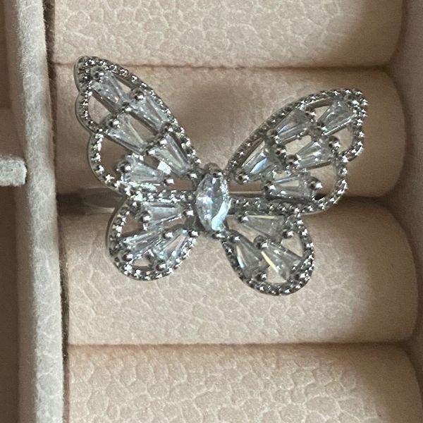 انگشتر پروانه نگین دار