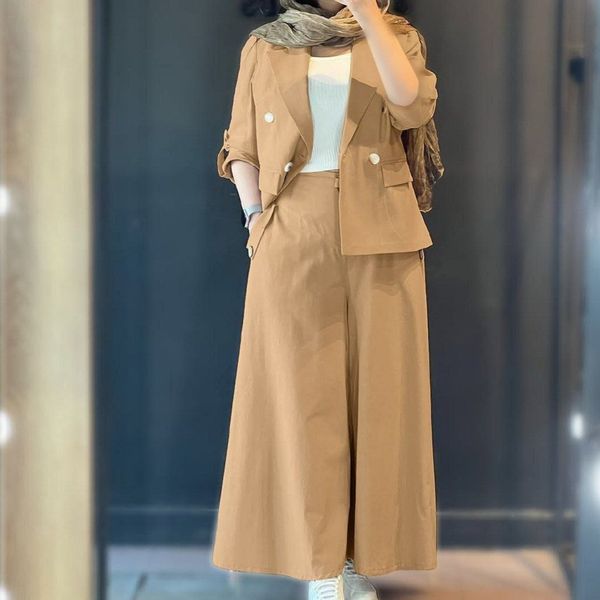 کت و دامن شلواری حنا