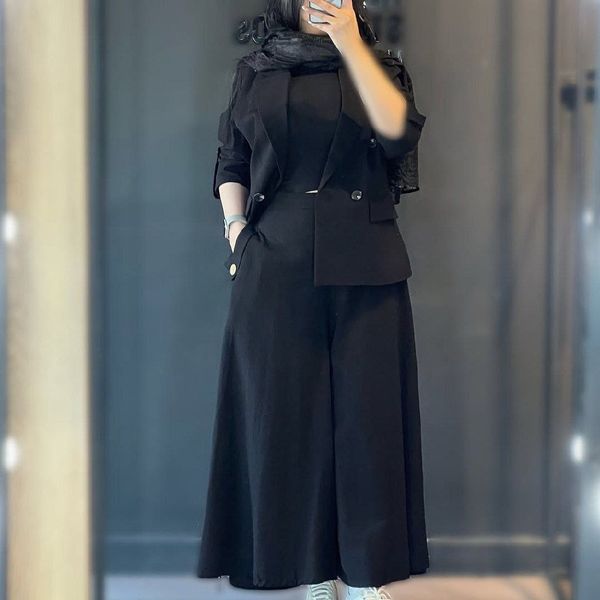 کت و دامن شلواری حنا