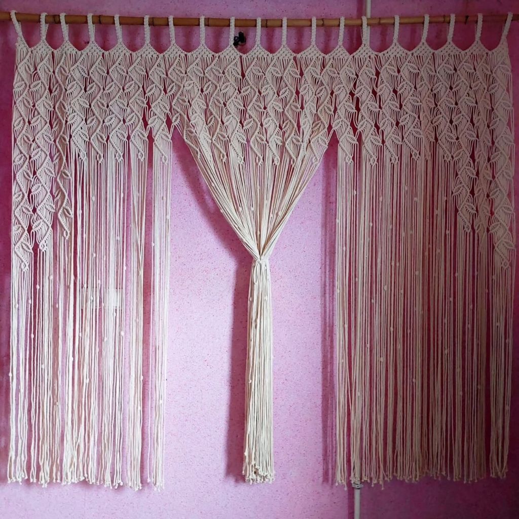 مشخصات پرده مکرومه بافی طرح پیچک