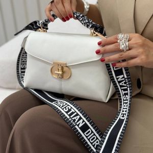 خرید انلاین کیف چاین هانا