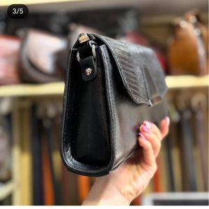 قیمت ارزان کیف زنانه چرم طبیعی گاوی شیک خاص کیفیت و جنس عالی