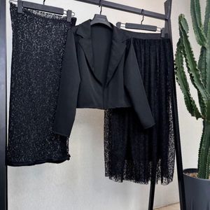فروش اینترنتی سه تیکه مجلسی مدل نیایش ( کت و دامن و شال)
