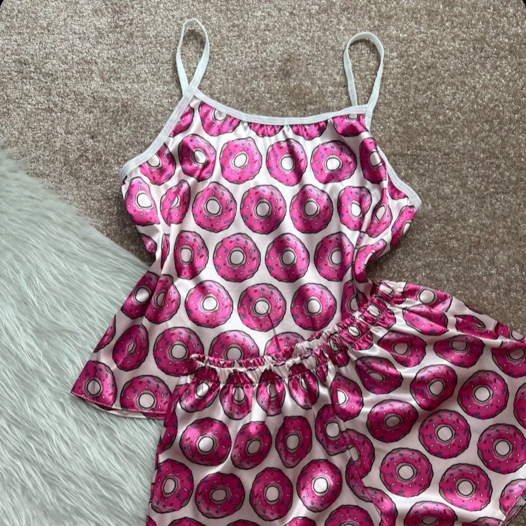 خرید اینترنتی ست تاپ و شلوارک ساتن طرحدار