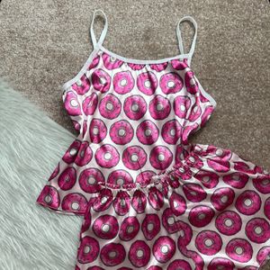 خرید اینترنتی ست تاپ و شلوارک ساتن طرحدار