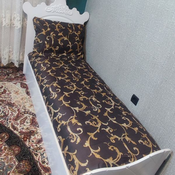 نیم ست روتختی کشدار طرح دار تخت یک نفره