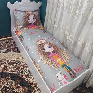 نیم ست روتختی یک نفره طرح دختر موفرفری طوسی