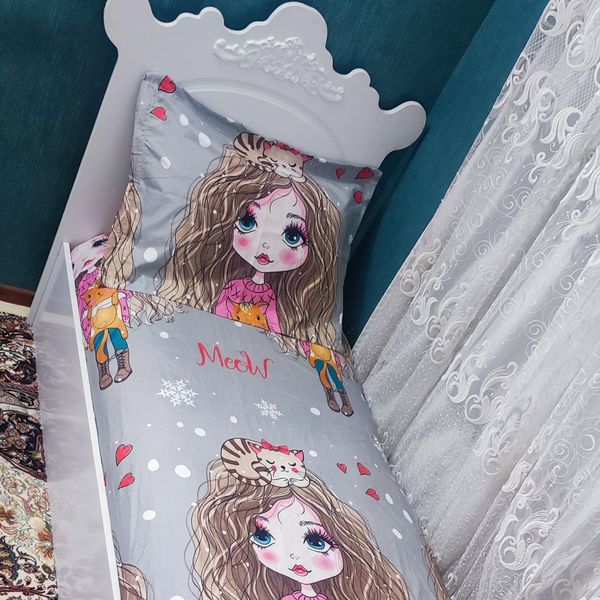 نیم ست روتختی یک نفره طرح دختر موفرفری طوسی